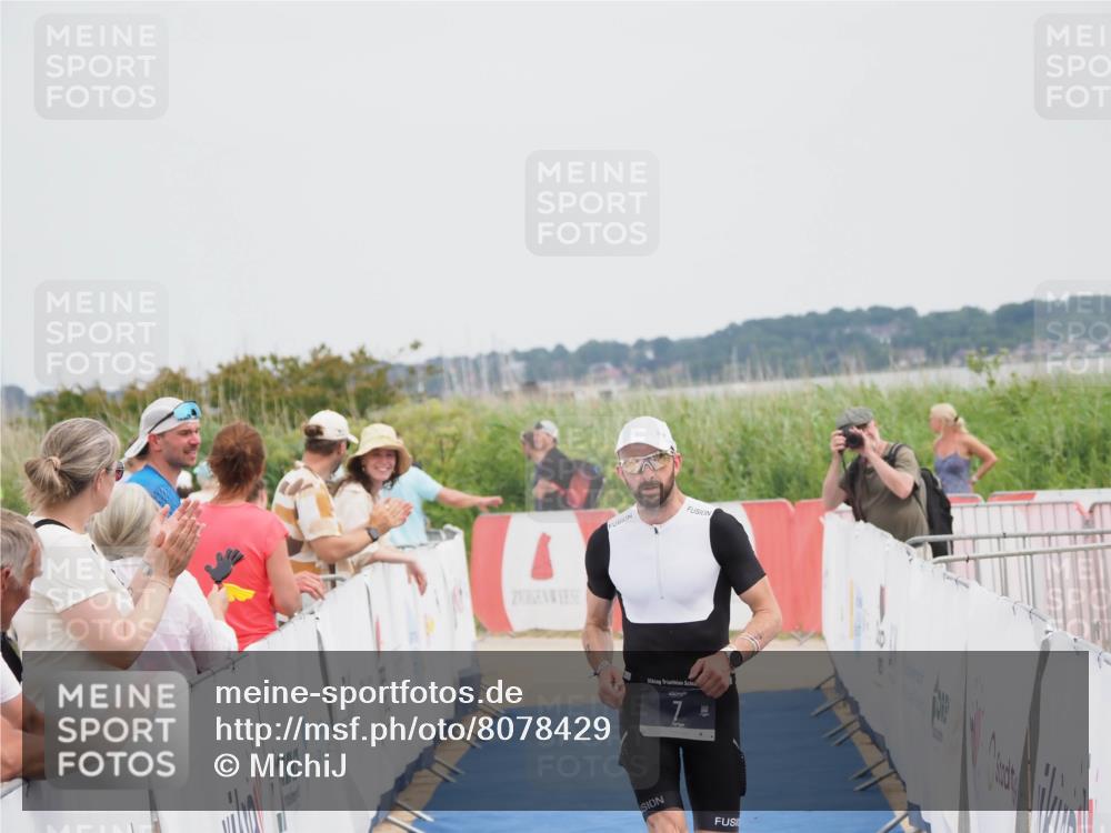 22.06.2025 - Viking Triathlon MichiJ http://msf.ph/oto/8078429 22.06.2025 14:37:44 Ziel 7 meine-sportfotos.de