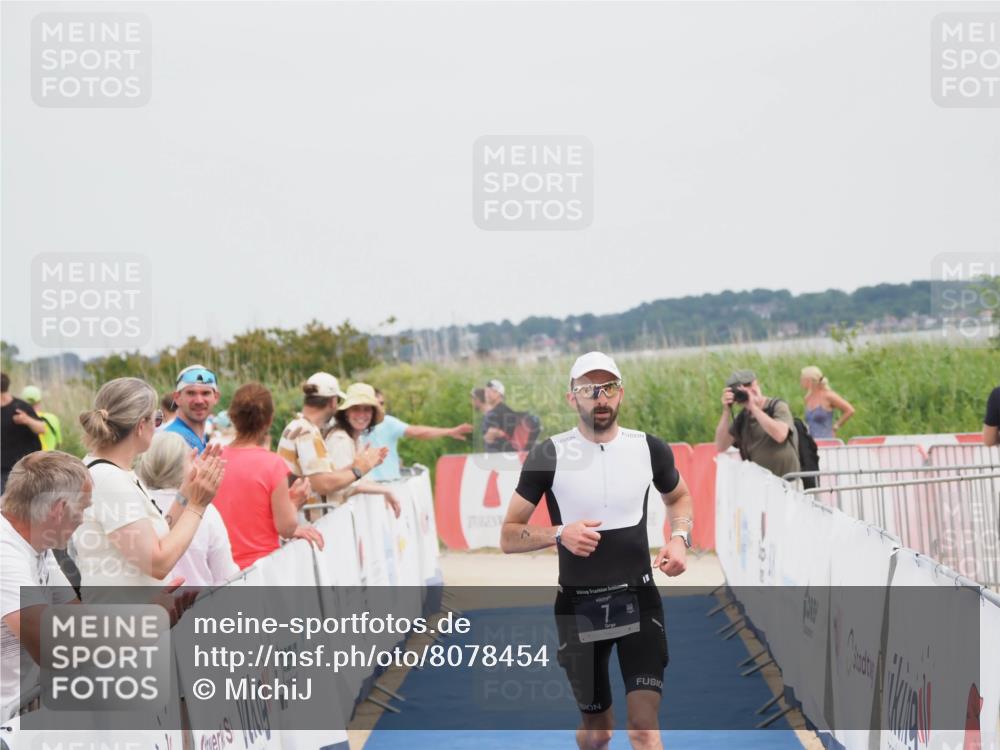 22.06.2025 - Viking Triathlon MichiJ http://msf.ph/oto/8078454 22.06.2025 14:37:44 Ziel 7 meine-sportfotos.de