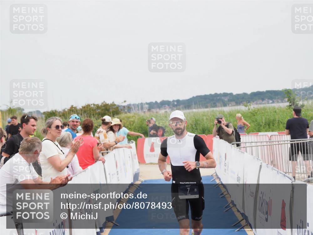 22.06.2025 - Viking Triathlon MichiJ http://msf.ph/oto/8078493 22.06.2025 14:37:45 Ziel 7 meine-sportfotos.de