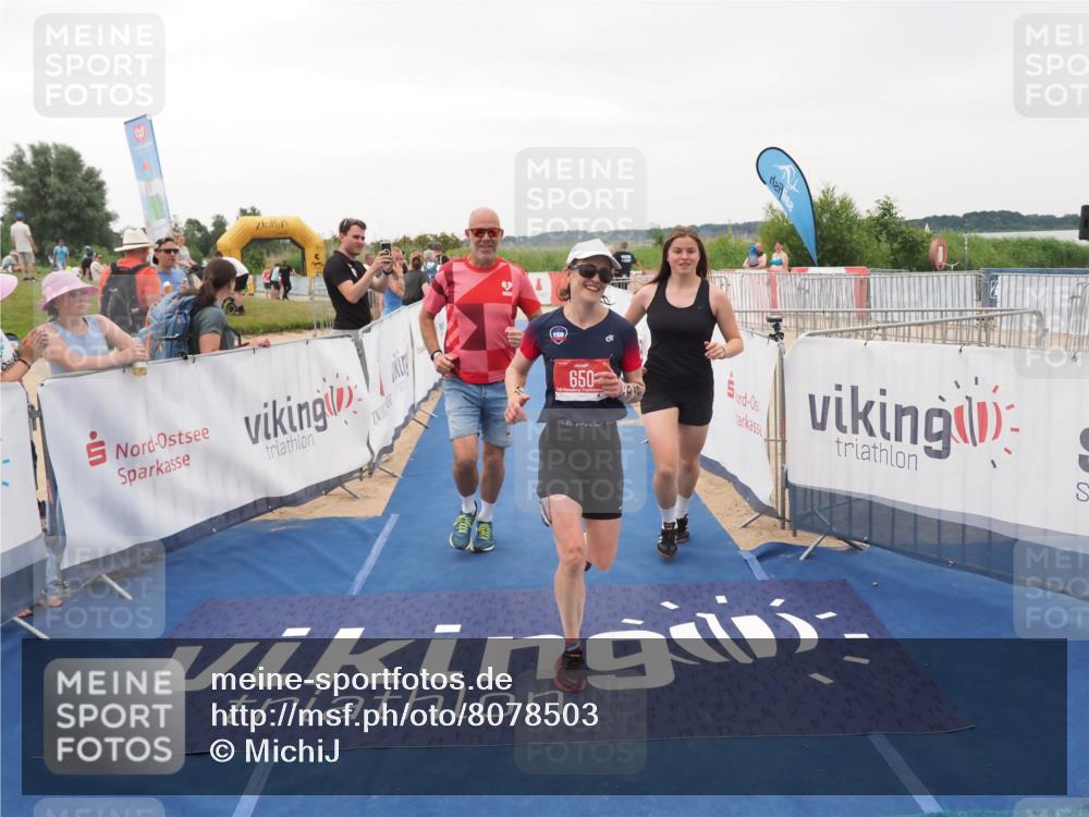 22.06.2025 - Viking Triathlon MichiJ http://msf.ph/oto/8078503 22.06.2025 16:03:07 Ziel 403, 650 meine-sportfotos.de