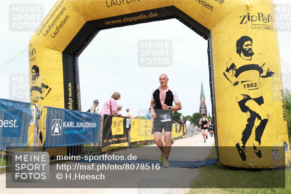 22.06.2025 - Viking Triathlon H.Heesch http://msf.ph/oto/8078516 22.06.2025 14:41:45 Laufen 110, 527, 653 meine-sportfotos.de