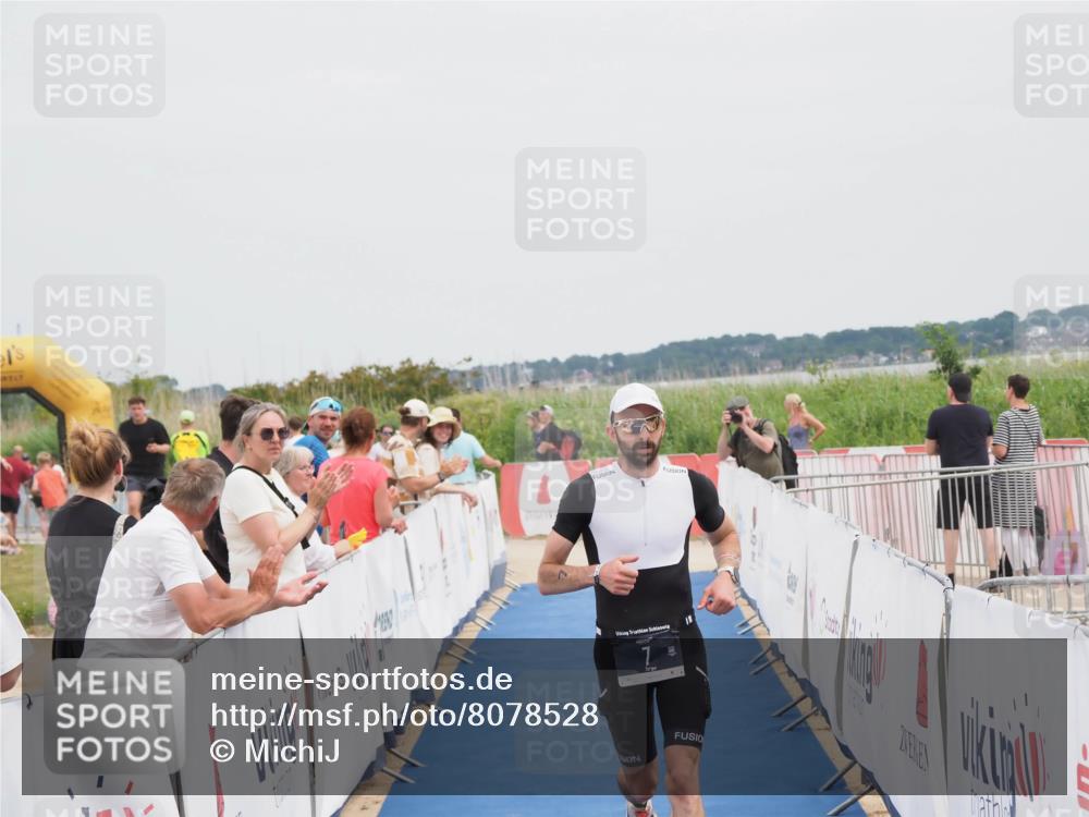 22.06.2025 - Viking Triathlon MichiJ http://msf.ph/oto/8078528 22.06.2025 14:37:45 Ziel 7 meine-sportfotos.de