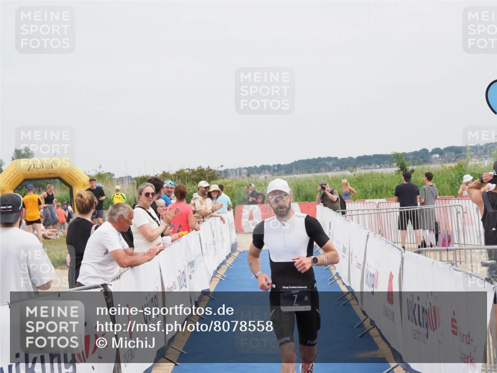 22.06.2025 - Viking Triathlon MichiJ http://msf.ph/oto/8078558 22.06.2025 14:37:46 Ziel 7 meine-sportfotos.de