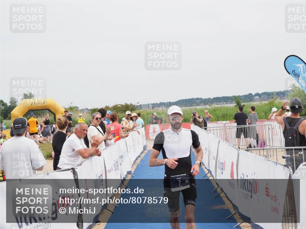 22.06.2025 - Viking Triathlon MichiJ http://msf.ph/oto/8078579 22.06.2025 14:37:46 Ziel 7 meine-sportfotos.de