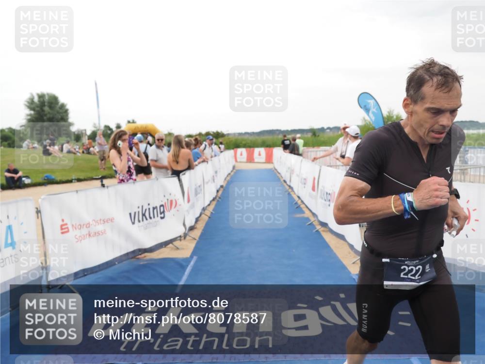 22.06.2025 - Viking Triathlon MichiJ http://msf.ph/oto/8078587 22.06.2025 15:55:48 Ziel 222 meine-sportfotos.de