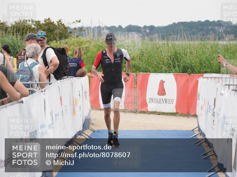 22.06.2025 - Viking Triathlon MichiJ http://msf.ph/oto/8078607 22.06.2025 16:03:40 Ziel 63 meine-sportfotos.de