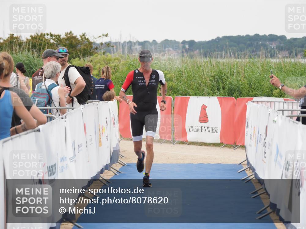 22.06.2025 - Viking Triathlon MichiJ http://msf.ph/oto/8078620 22.06.2025 16:03:40 Ziel 63 meine-sportfotos.de