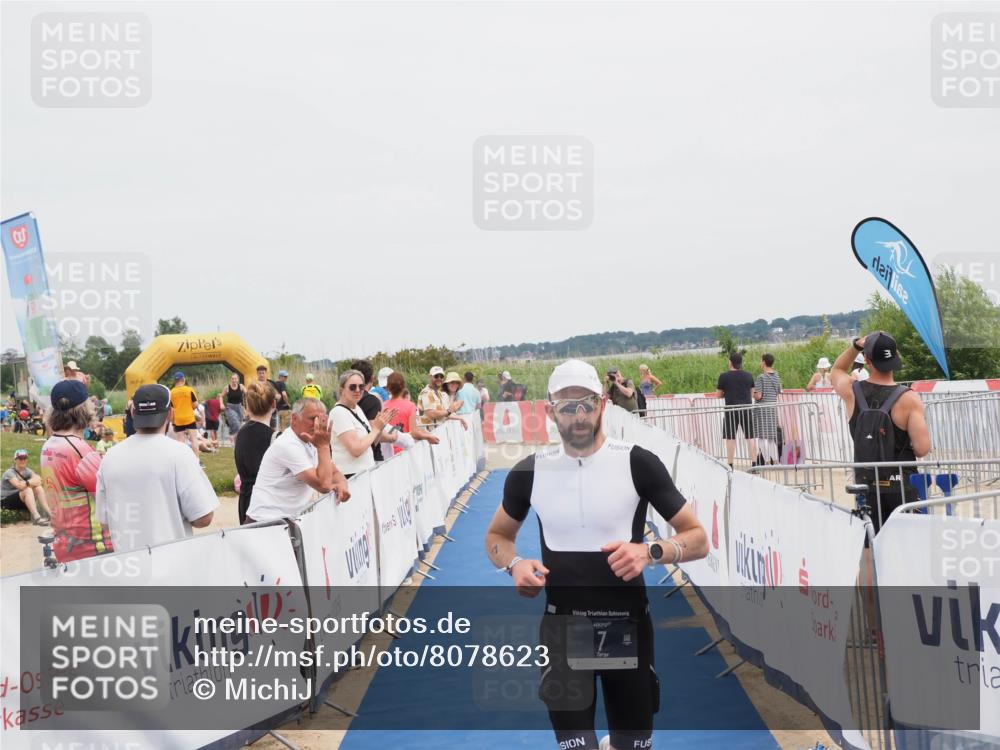 22.06.2025 - Viking Triathlon MichiJ http://msf.ph/oto/8078623 22.06.2025 14:37:46 Ziel 7 meine-sportfotos.de