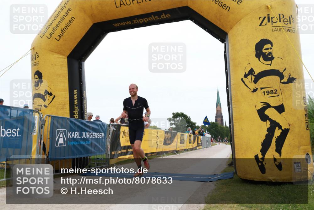 22.06.2025 - Viking Triathlon H.Heesch http://msf.ph/oto/8078633 22.06.2025 15:34:18 Laufen 225 meine-sportfotos.de