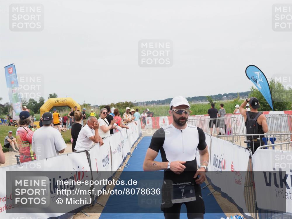 22.06.2025 - Viking Triathlon MichiJ http://msf.ph/oto/8078636 22.06.2025 14:37:47 Ziel 7 meine-sportfotos.de
