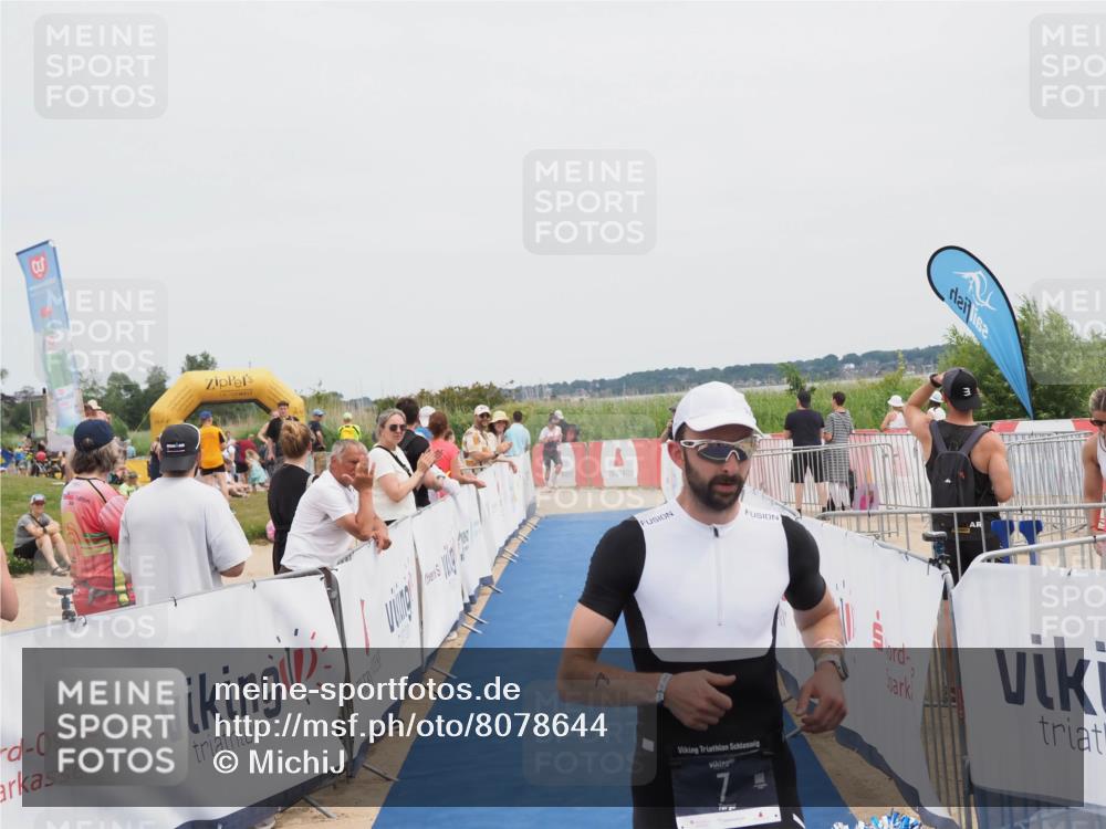 22.06.2025 - Viking Triathlon MichiJ http://msf.ph/oto/8078644 22.06.2025 14:37:47 Ziel 7 meine-sportfotos.de