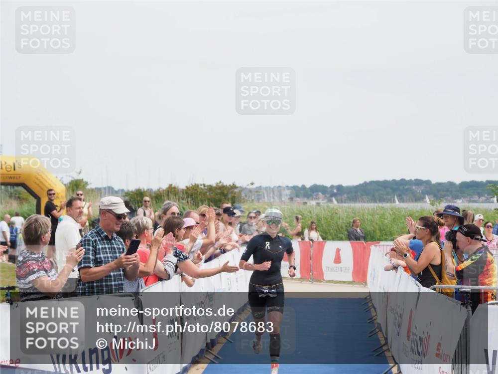 22.06.2025 - Viking Triathlon MichiJ http://msf.ph/oto/8078683 22.06.2025 14:13:44 Ziel 15 meine-sportfotos.de