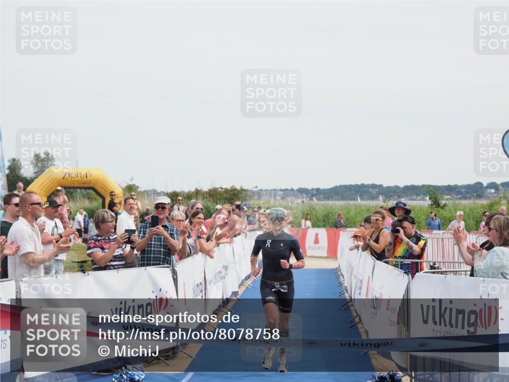 22.06.2025 - Viking Triathlon MichiJ http://msf.ph/oto/8078758 22.06.2025 14:13:45 Ziel 15 meine-sportfotos.de