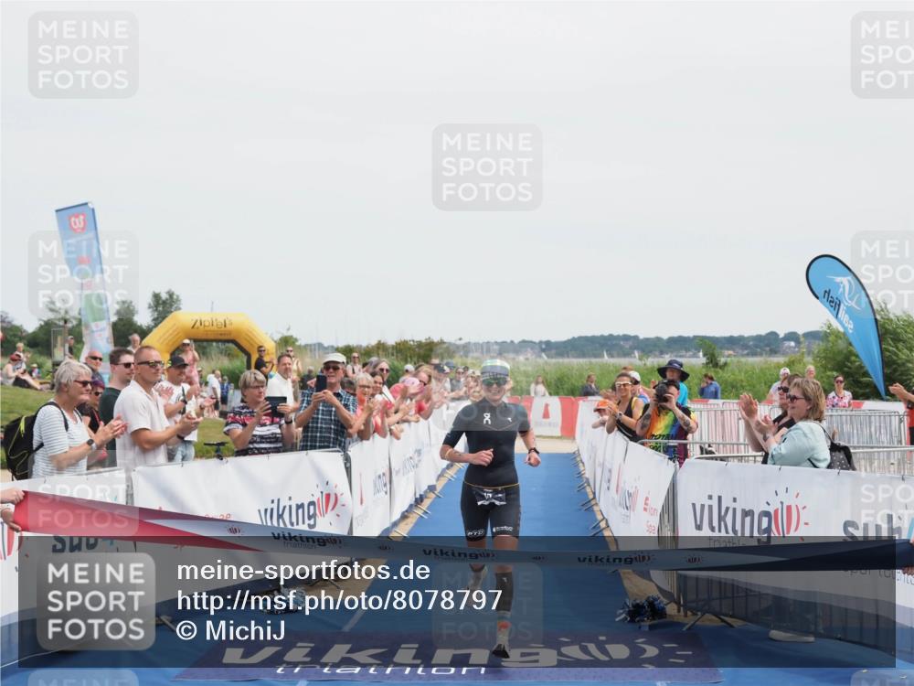 22.06.2025 - Viking Triathlon MichiJ http://msf.ph/oto/8078797 22.06.2025 14:13:45 Ziel 15 meine-sportfotos.de