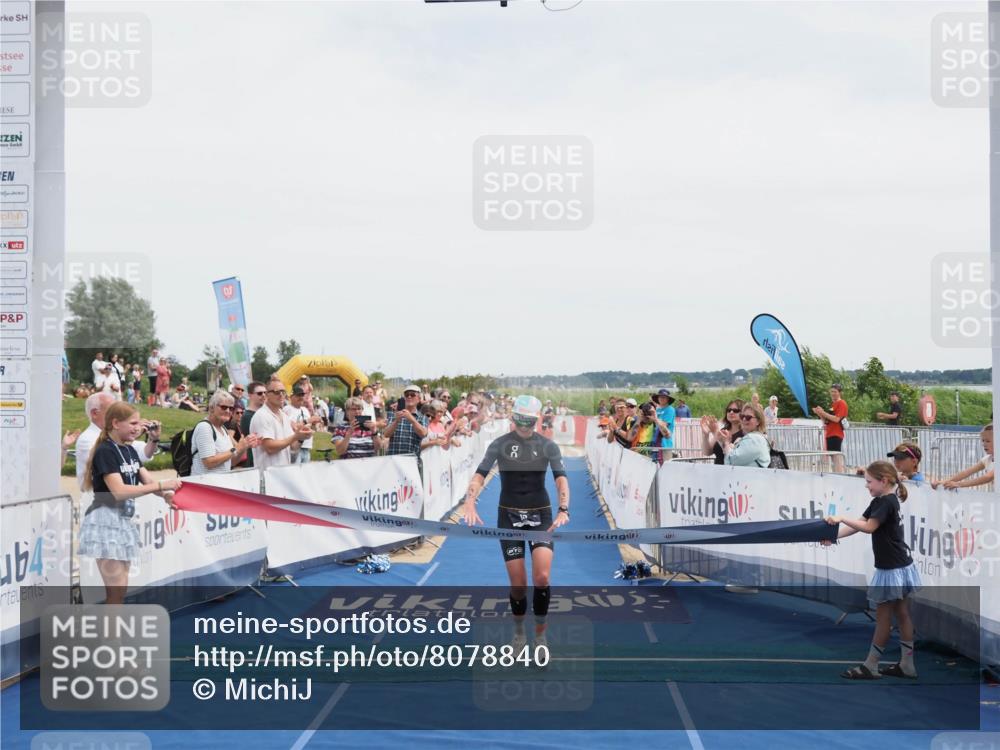 22.06.2025 - Viking Triathlon MichiJ http://msf.ph/oto/8078840 22.06.2025 14:13:46 Ziel 15 meine-sportfotos.de