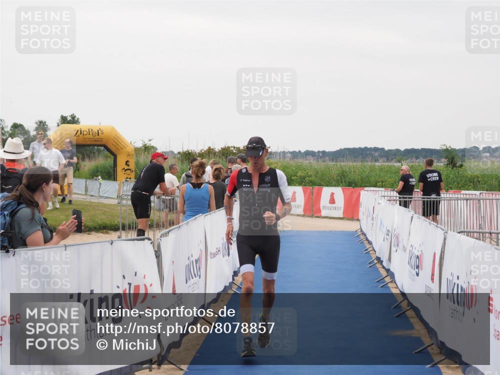 22.06.2025 - Viking Triathlon MichiJ http://msf.ph/oto/8078857 22.06.2025 16:03:44 Ziel 63 meine-sportfotos.de