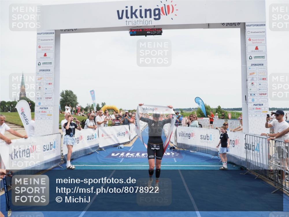 22.06.2025 - Viking Triathlon MichiJ http://msf.ph/oto/8078922 22.06.2025 14:13:47 Ziel 15 meine-sportfotos.de