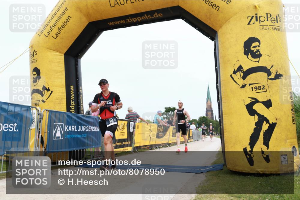 22.06.2025 - Viking Triathlon H.Heesch http://msf.ph/oto/8078950 22.06.2025 14:46:53 Laufen 116, 299, 315, 513 meine-sportfotos.de