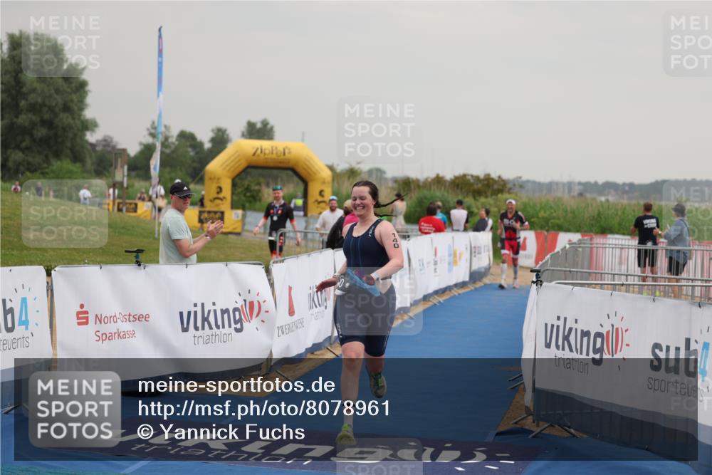 22.06.2025 - Viking Triathlon Yannick Fuchs http://msf.ph/oto/8078961 22.06.2025 16:39:19 Ziel 140 meine-sportfotos.de