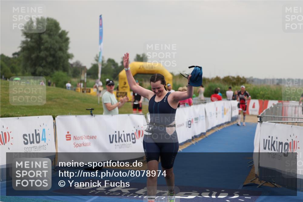 22.06.2025 - Viking Triathlon Yannick Fuchs http://msf.ph/oto/8078974 22.06.2025 16:39:20 Ziel 140 meine-sportfotos.de