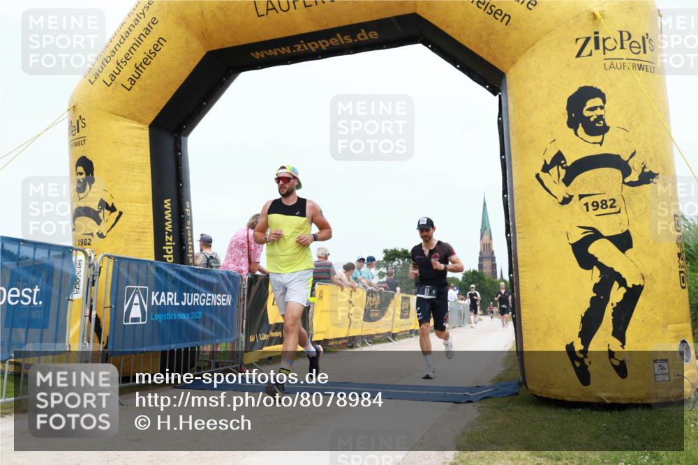22.06.2025 - Viking Triathlon H.Heesch http://msf.ph/oto/8078984 22.06.2025 14:47:31 Laufen 61, 556, 607 meine-sportfotos.de