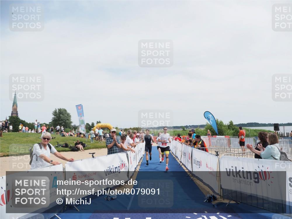 22.06.2025 - Viking Triathlon MichiJ http://msf.ph/oto/8079091 22.06.2025 14:16:59 Ziel 651 meine-sportfotos.de