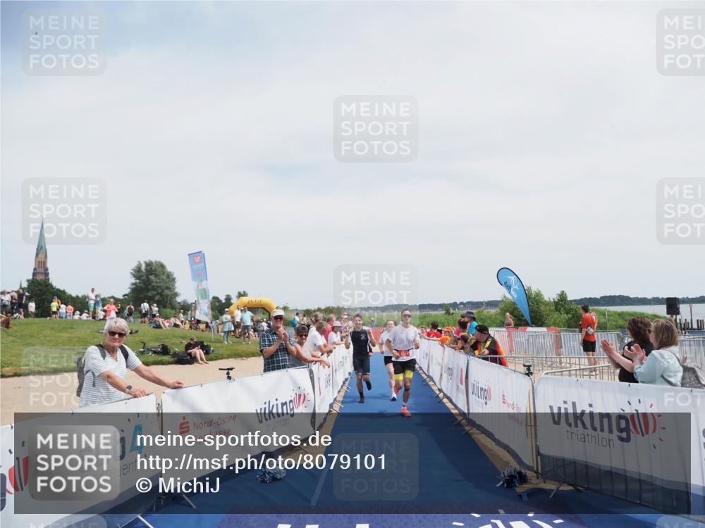 22.06.2025 - Viking Triathlon MichiJ http://msf.ph/oto/8079101 22.06.2025 14:16:59 Ziel 651 meine-sportfotos.de