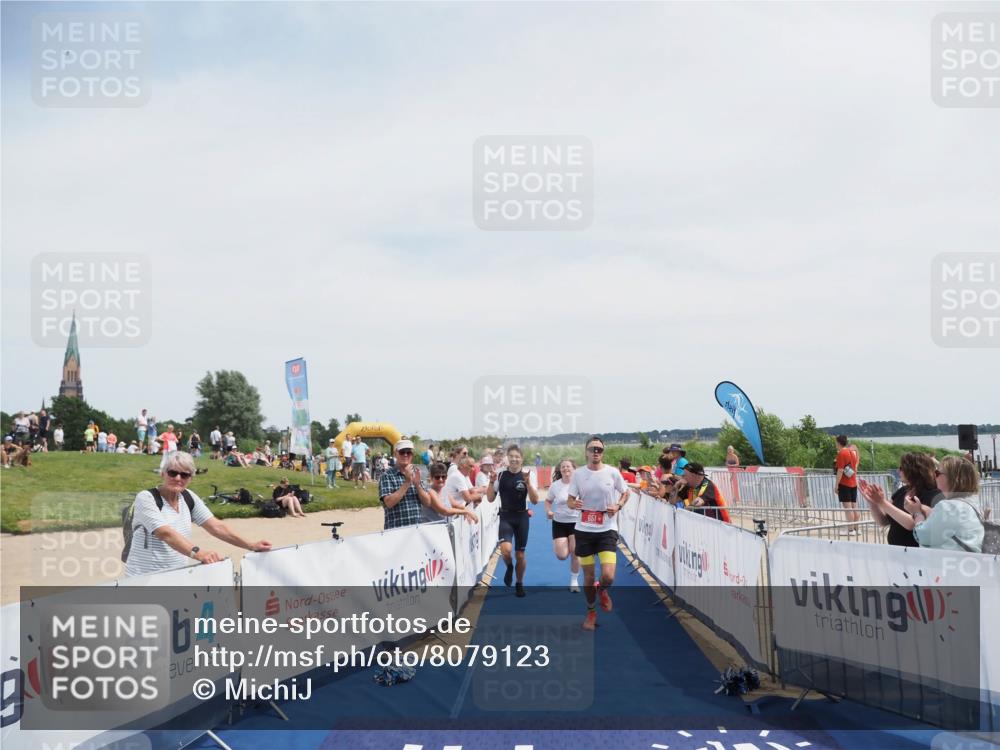 22.06.2025 - Viking Triathlon MichiJ http://msf.ph/oto/8079123 22.06.2025 14:16:59 Ziel 651 meine-sportfotos.de