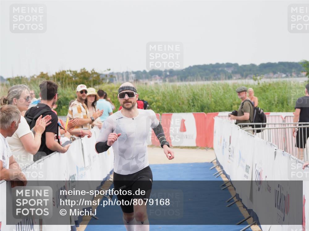 22.06.2025 - Viking Triathlon MichiJ http://msf.ph/oto/8079168 22.06.2025 14:39:02 Ziel 5, 258 meine-sportfotos.de