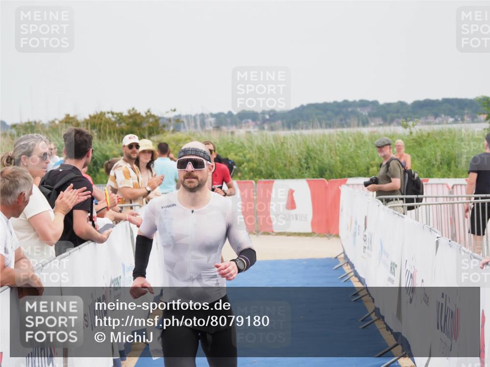 22.06.2025 - Viking Triathlon MichiJ http://msf.ph/oto/8079180 22.06.2025 14:39:02 Ziel 5, 258 meine-sportfotos.de