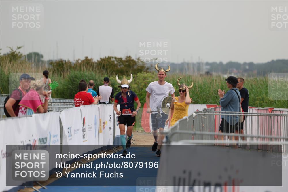 22.06.2025 - Viking Triathlon Yannick Fuchs http://msf.ph/oto/8079196 22.06.2025 16:40:52 Ziel 649 meine-sportfotos.de
