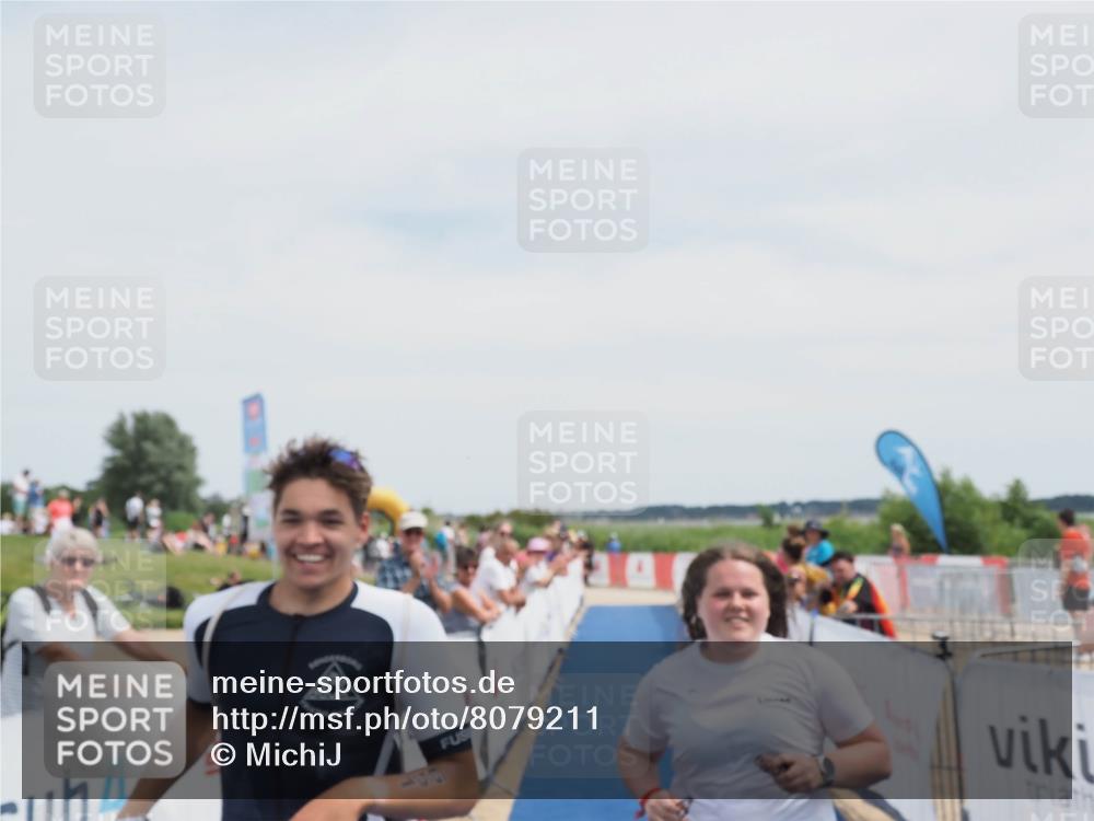 22.06.2025 - Viking Triathlon MichiJ http://msf.ph/oto/8079211 22.06.2025 14:17:01 Ziel 651 meine-sportfotos.de