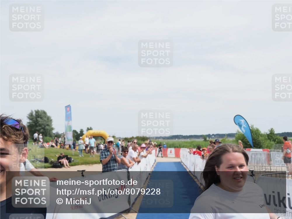 22.06.2025 - Viking Triathlon MichiJ http://msf.ph/oto/8079228 22.06.2025 14:17:01 Ziel 651 meine-sportfotos.de