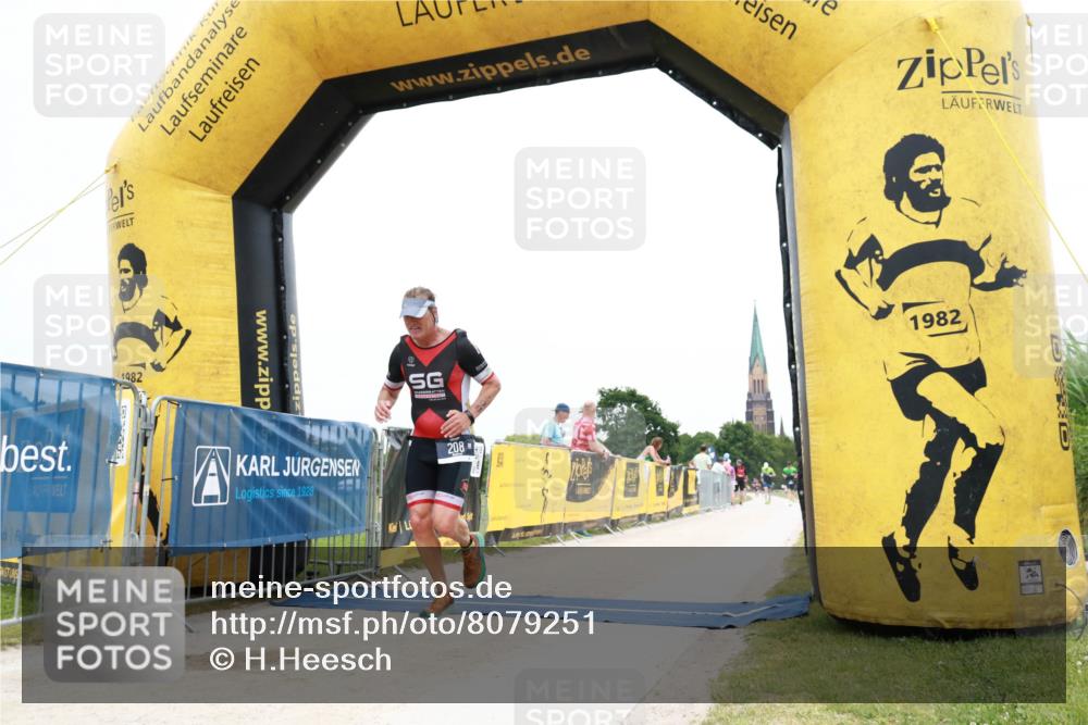 22.06.2025 - Viking Triathlon H.Heesch http://msf.ph/oto/8079251 22.06.2025 15:41:07 Laufen 208 meine-sportfotos.de