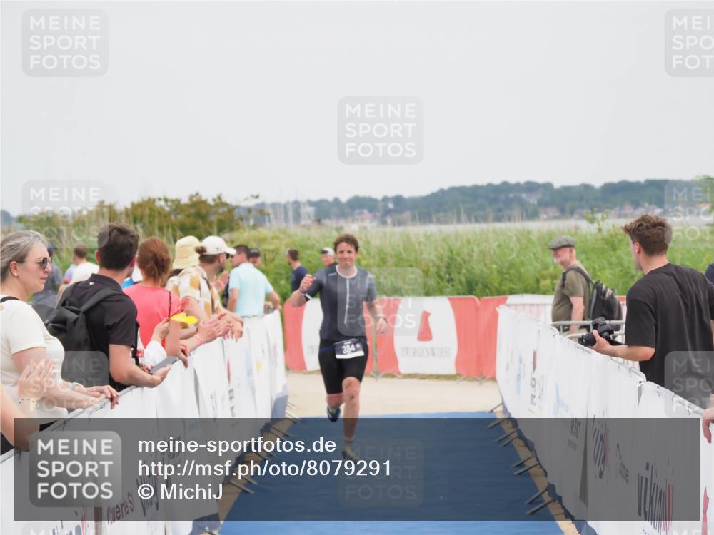 22.06.2025 - Viking Triathlon MichiJ http://msf.ph/oto/8079291 22.06.2025 14:39:36 Ziel 384 meine-sportfotos.de