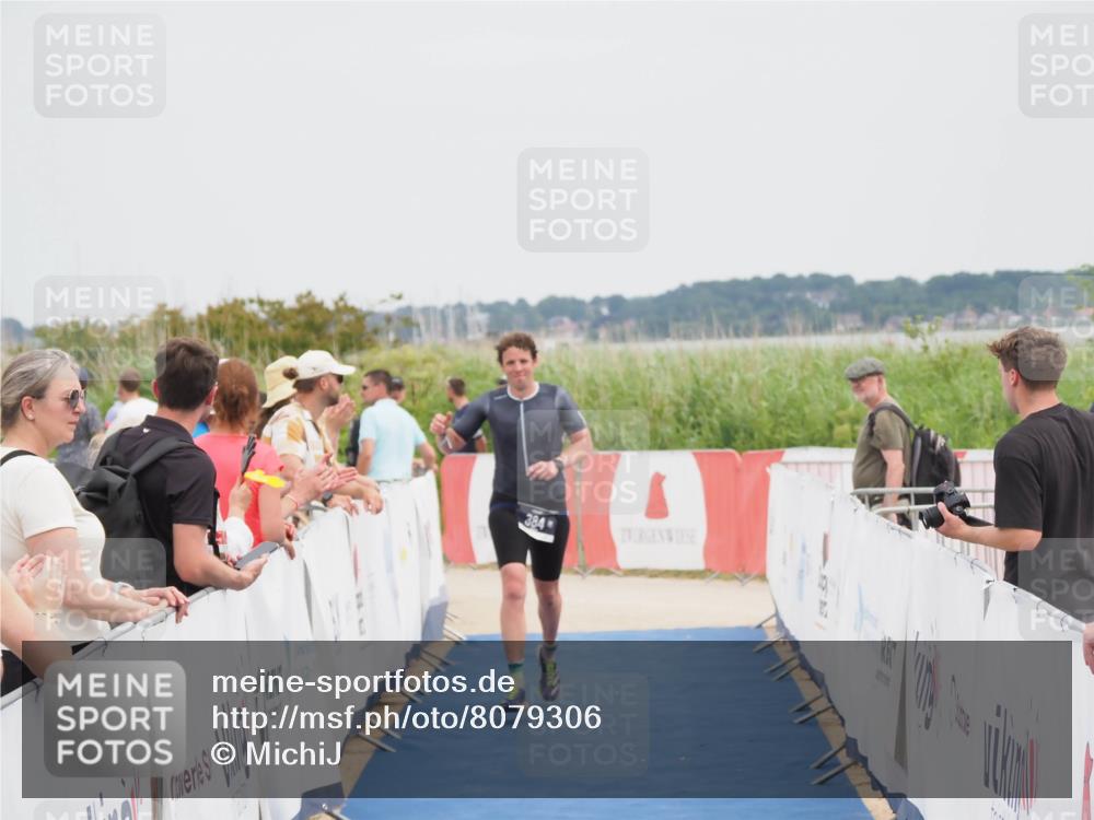 22.06.2025 - Viking Triathlon MichiJ http://msf.ph/oto/8079306 22.06.2025 14:39:36 Ziel 384 meine-sportfotos.de