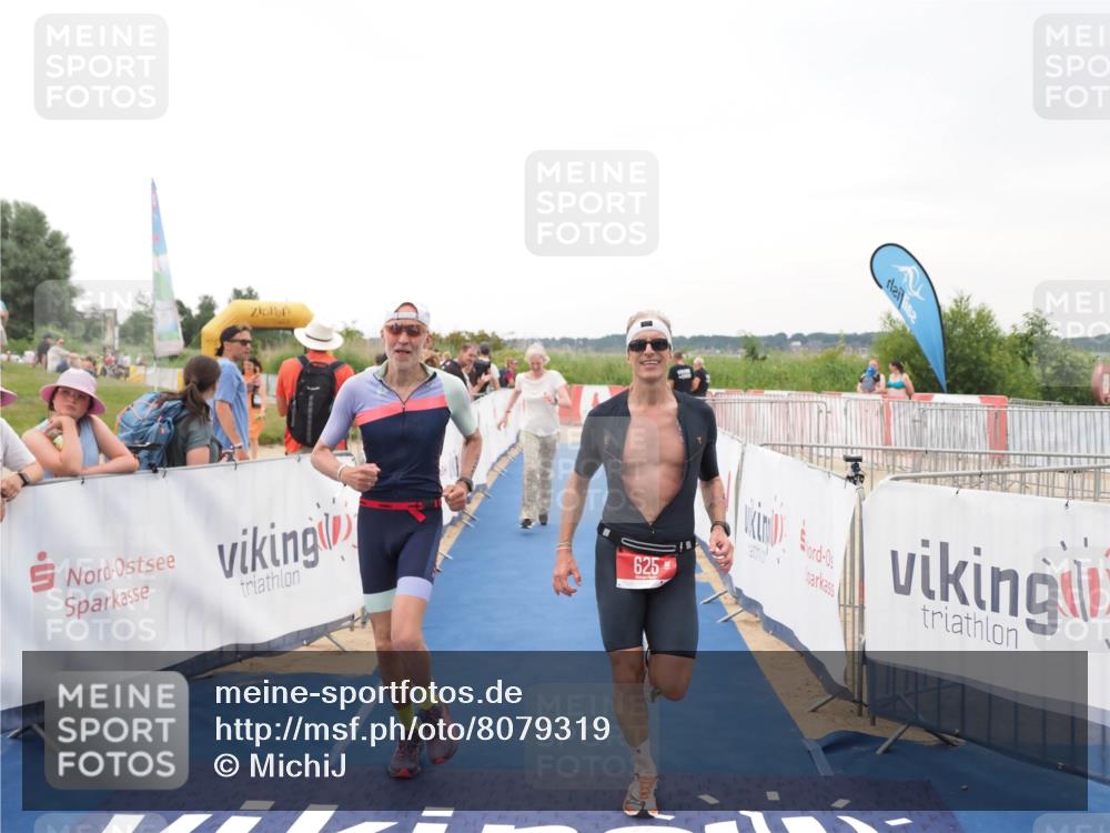 22.06.2025 - Viking Triathlon MichiJ http://msf.ph/oto/8079319 22.06.2025 16:04:12 Ziel 625 meine-sportfotos.de