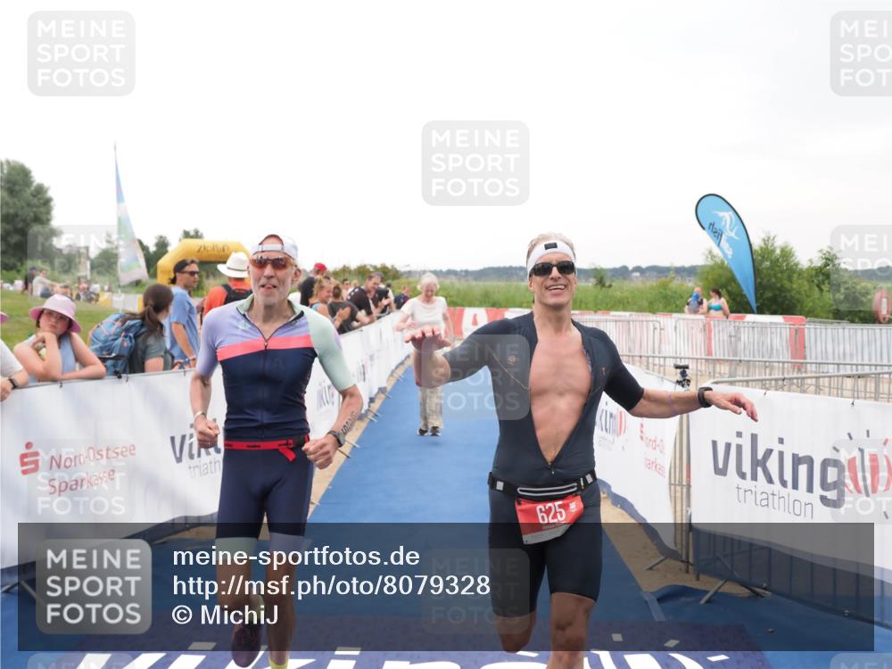 22.06.2025 - Viking Triathlon MichiJ http://msf.ph/oto/8079328 22.06.2025 16:04:12 Ziel 625 meine-sportfotos.de