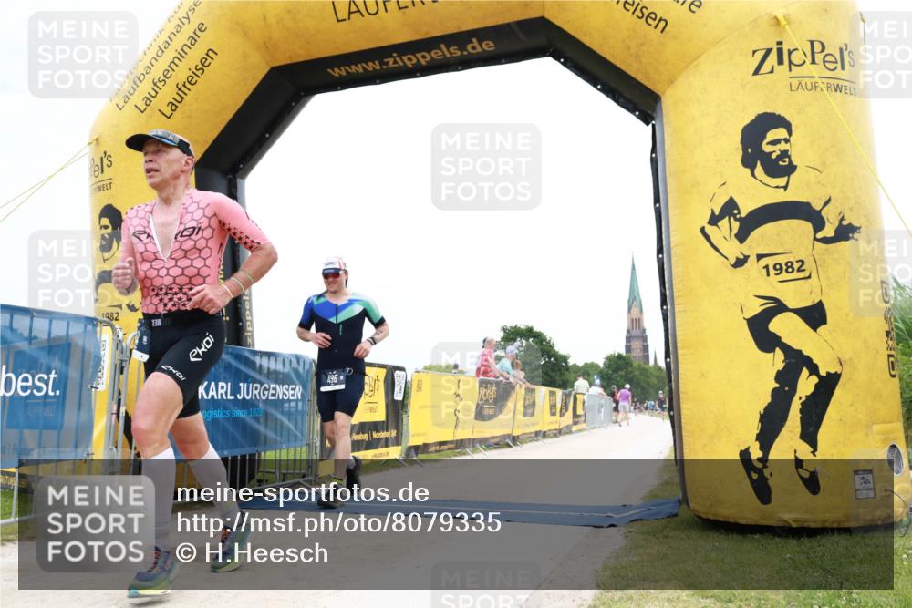 22.06.2025 - Viking Triathlon H.Heesch http://msf.ph/oto/8079335 22.06.2025 15:42:06 Laufen 64, 78, 172, 182, 496 meine-sportfotos.de