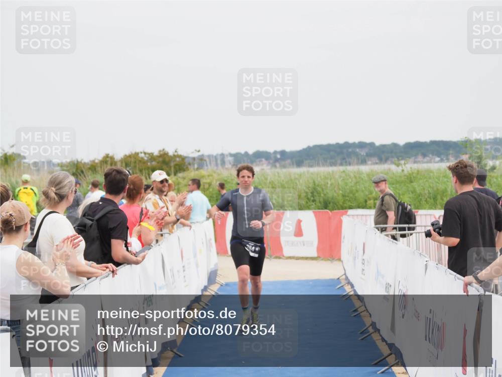 22.06.2025 - Viking Triathlon MichiJ http://msf.ph/oto/8079354 22.06.2025 14:39:37 Ziel 384 meine-sportfotos.de