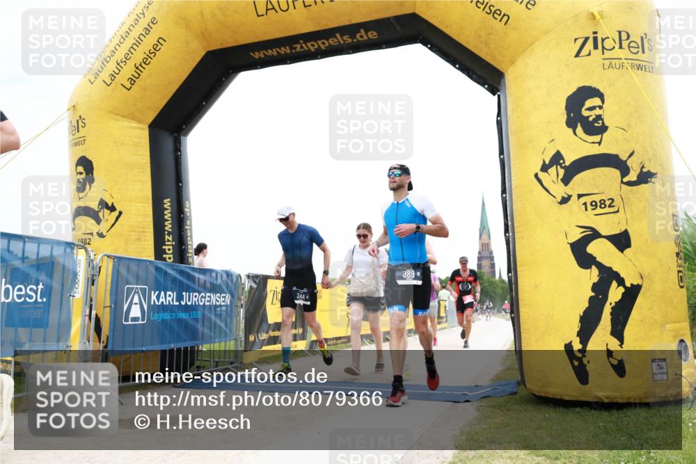 22.06.2025 - Viking Triathlon H.Heesch http://msf.ph/oto/8079366 22.06.2025 15:42:39 Laufen 304, 344, 389, 421, 615 meine-sportfotos.de
