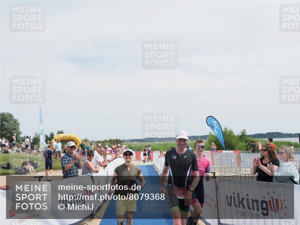 22.06.2025 - Viking Triathlon MichiJ http://msf.ph/oto/8079368 22.06.2025 14:17:18 Ziel 610 meine-sportfotos.de