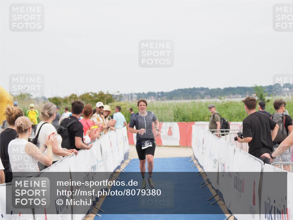 22.06.2025 - Viking Triathlon MichiJ http://msf.ph/oto/8079380 22.06.2025 14:39:37 Ziel 384 meine-sportfotos.de