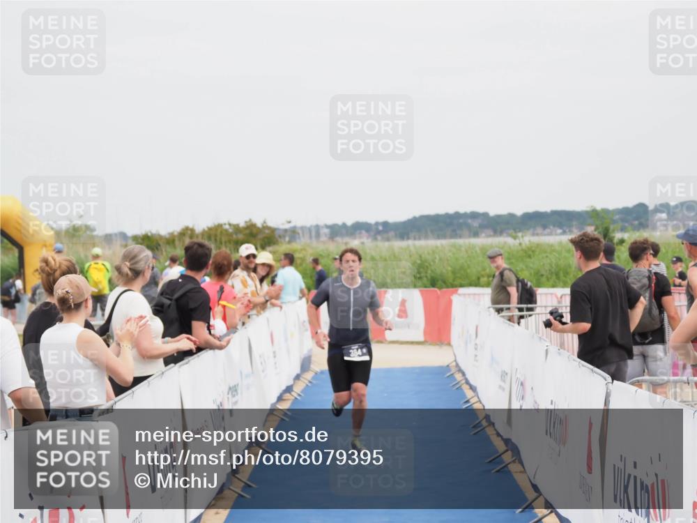 22.06.2025 - Viking Triathlon MichiJ http://msf.ph/oto/8079395 22.06.2025 14:39:37 Ziel 384 meine-sportfotos.de