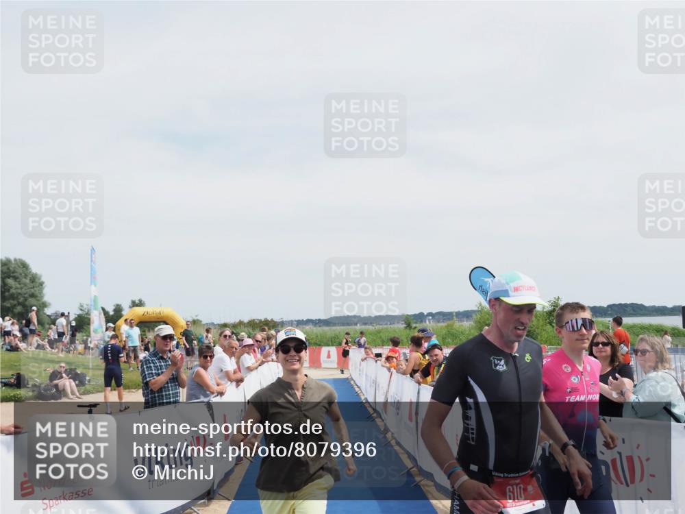 22.06.2025 - Viking Triathlon MichiJ http://msf.ph/oto/8079396 22.06.2025 14:17:19 Ziel 610 meine-sportfotos.de