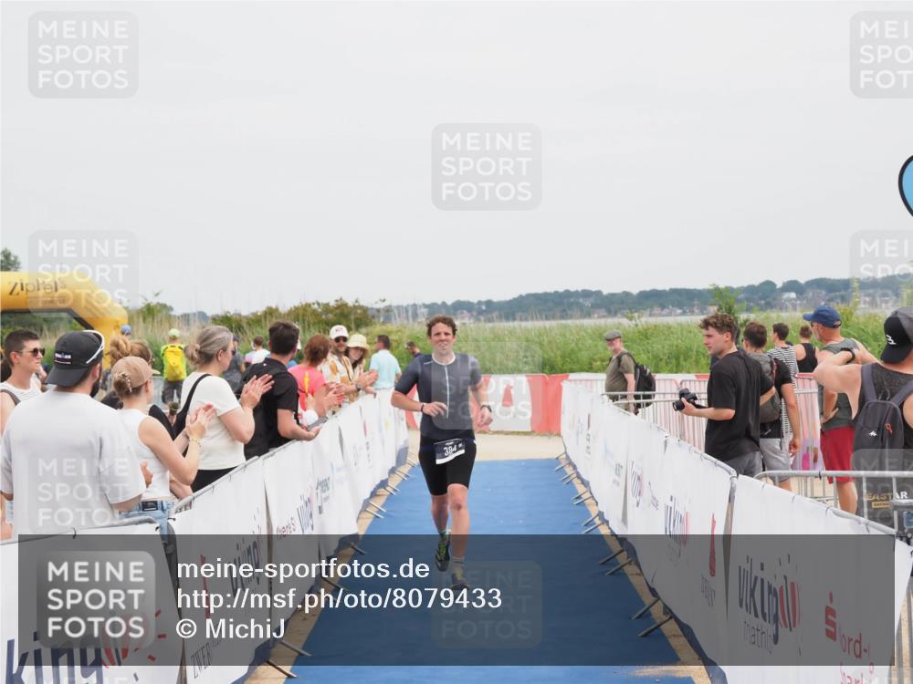 22.06.2025 - Viking Triathlon MichiJ http://msf.ph/oto/8079433 22.06.2025 14:39:38 Ziel 384 meine-sportfotos.de
