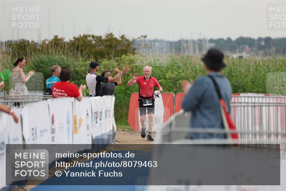 22.06.2025 - Viking Triathlon Yannick Fuchs http://msf.ph/oto/8079463 22.06.2025 16:43:05 Ziel  meine-sportfotos.de