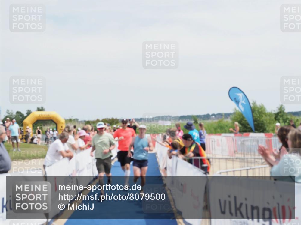 22.06.2025 - Viking Triathlon MichiJ http://msf.ph/oto/8079500 22.06.2025 14:18:53 Ziel 100, 272, 617 meine-sportfotos.de