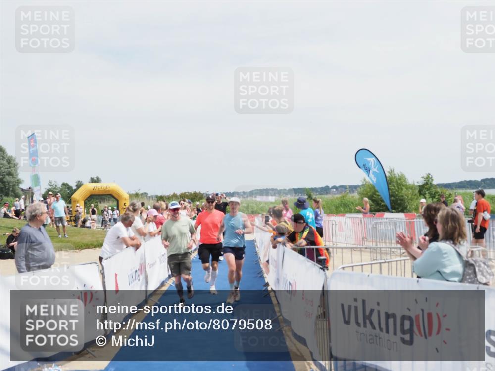 22.06.2025 - Viking Triathlon MichiJ http://msf.ph/oto/8079508 22.06.2025 14:18:53 Ziel 100, 272, 617 meine-sportfotos.de