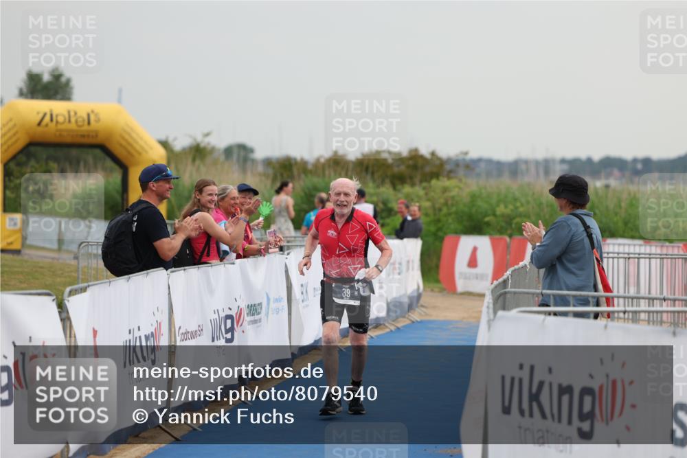 22.06.2025 - Viking Triathlon Yannick Fuchs http://msf.ph/oto/8079540 22.06.2025 16:43:13 Ziel 39 meine-sportfotos.de